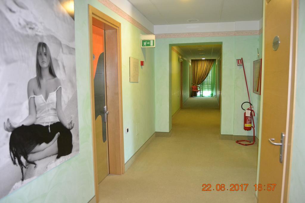 Hotel Del Sole Margherita Di Savoia Eksteriør billede